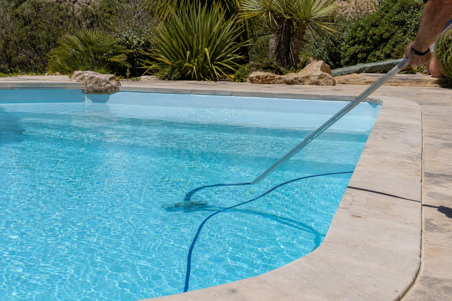 Pulizia della piscina